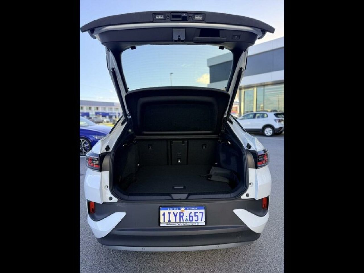 2025 Volkswagen ID.5 Pro Wagon (White) Demo Car
