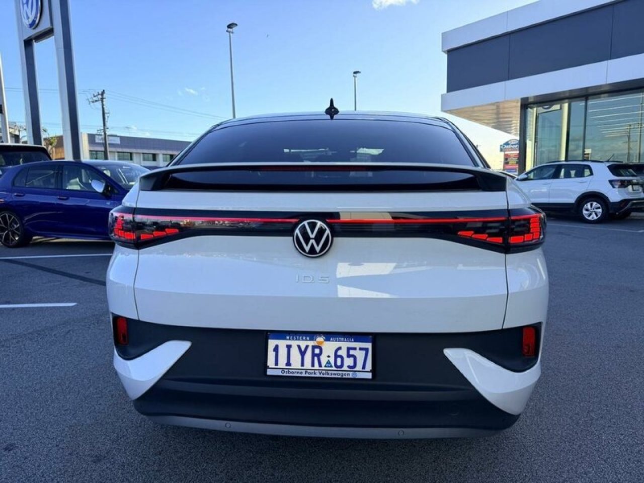 2025 Volkswagen ID.5 Pro Wagon (White) Demo Car