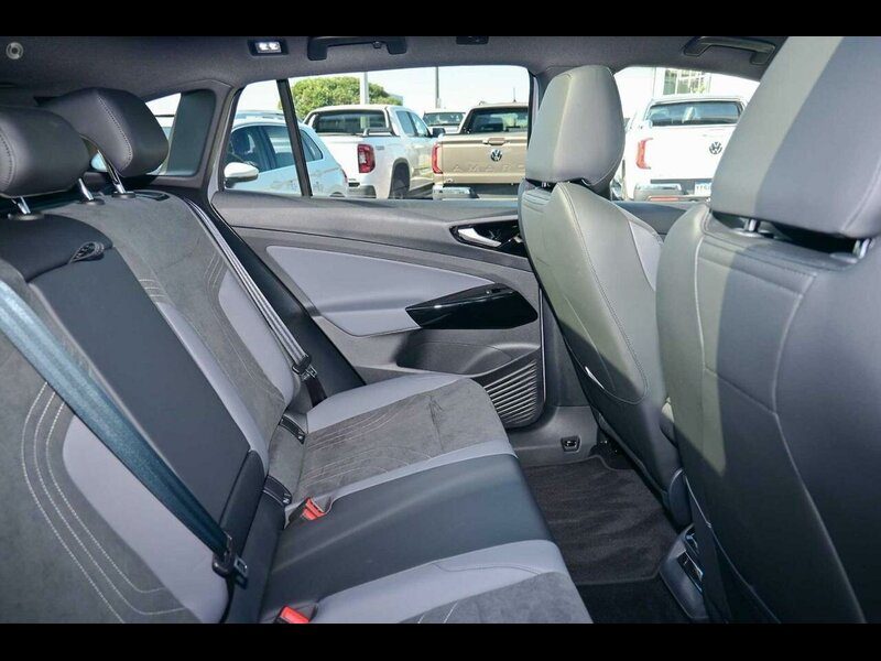 2026 Volkswagen ID.4 Pro Wagon (Moonstone Grey) Demo Car