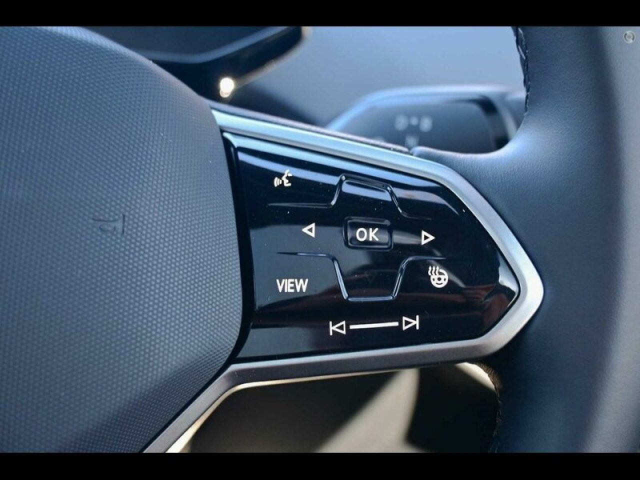 2026 Volkswagen ID.4 Pro Wagon (Moonstone Grey) Demo Car