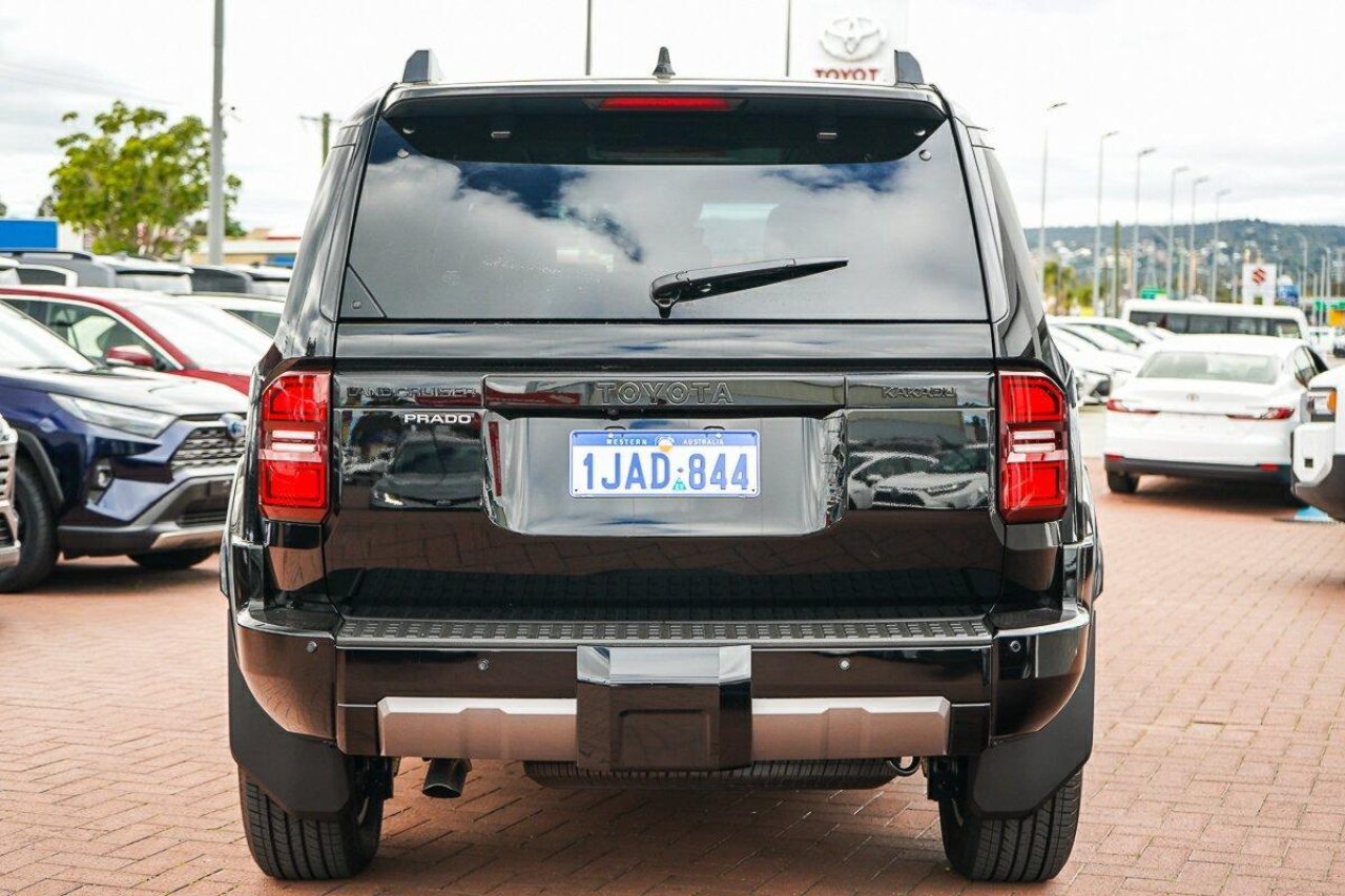 2026 Toyota Prado Kakadu