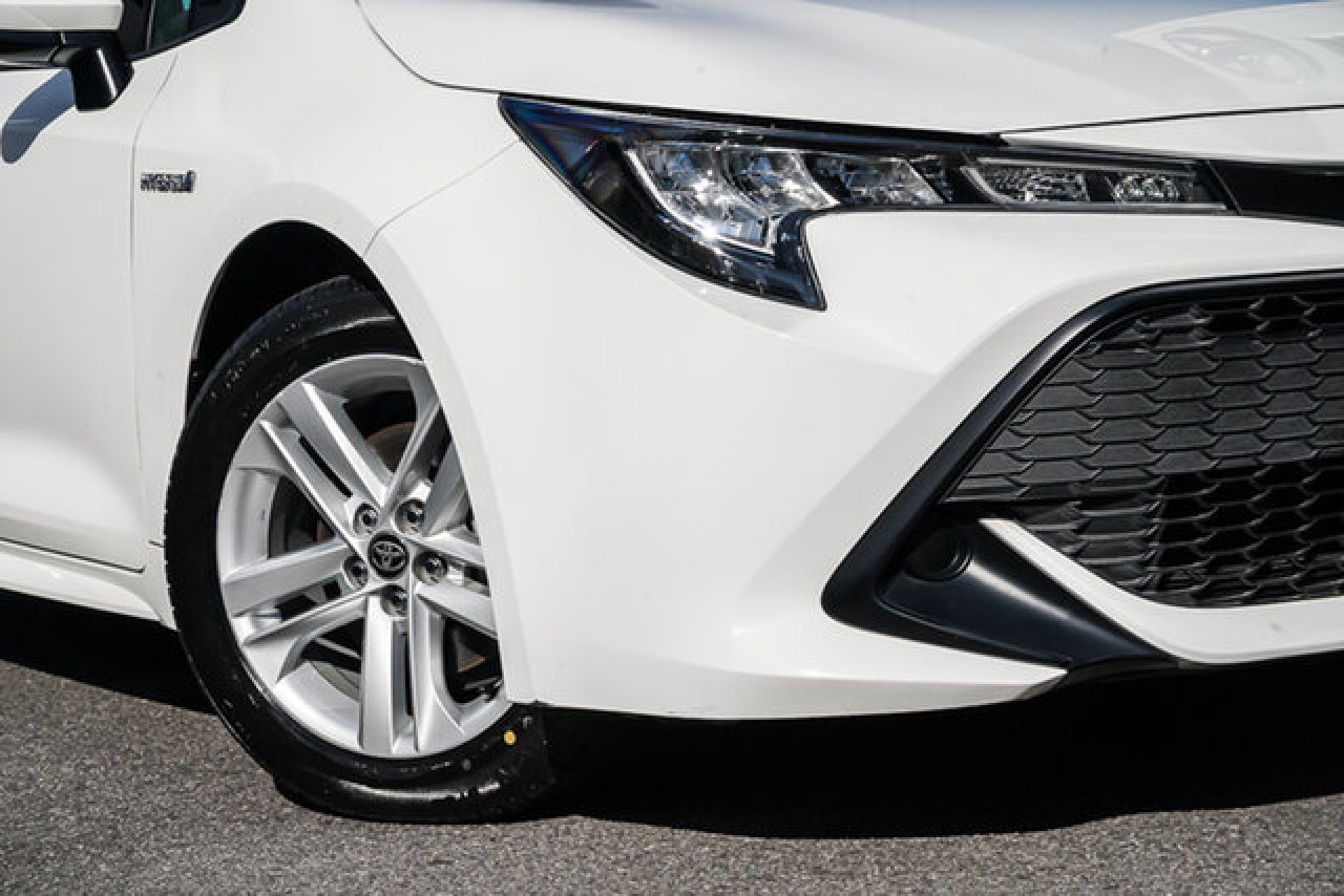2020 Toyota Corolla Hatch Hybrid Ascent Sport