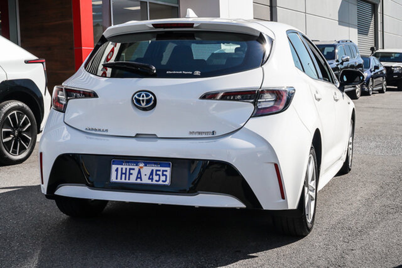 2020 Toyota Corolla Hatch Hybrid Ascent Sport