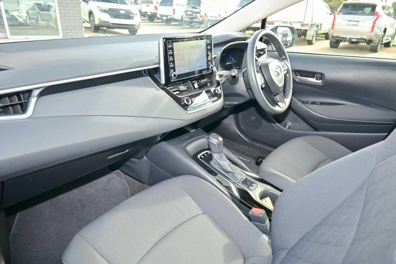 2022 Toyota Corolla Sedan Hybrid SX