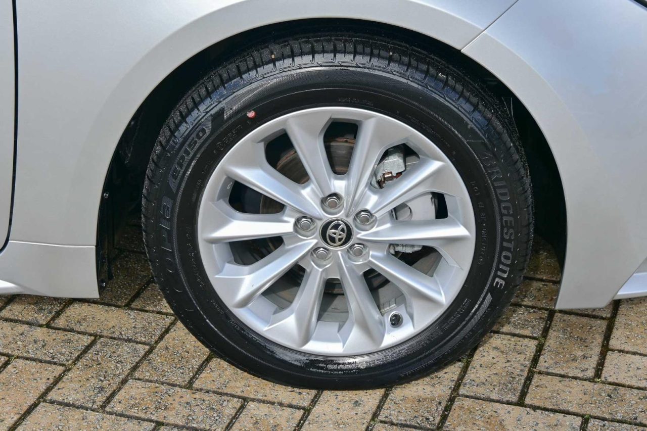 2022 Toyota Corolla Sedan Hybrid SX