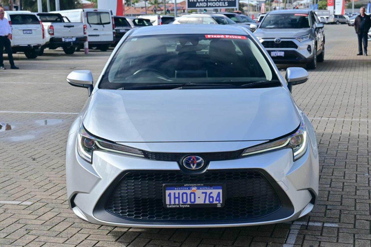 2022 Toyota Corolla Sedan Hybrid SX