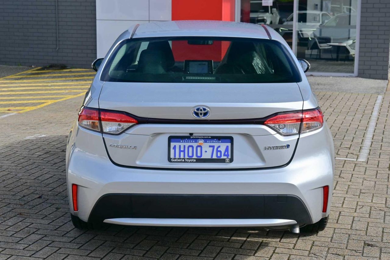 2022 Toyota Corolla Sedan Hybrid SX