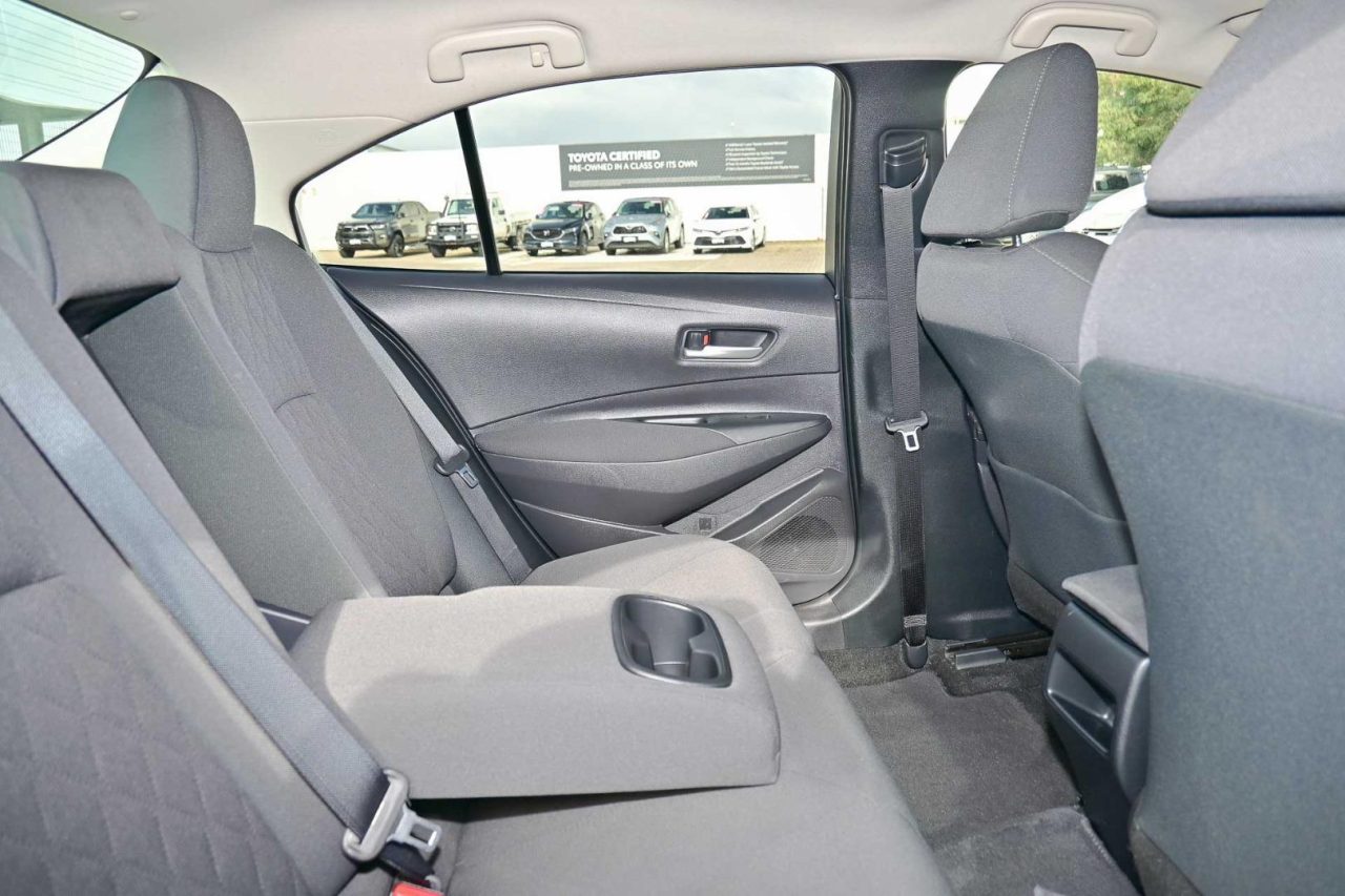 2022 Toyota Corolla Sedan Hybrid SX