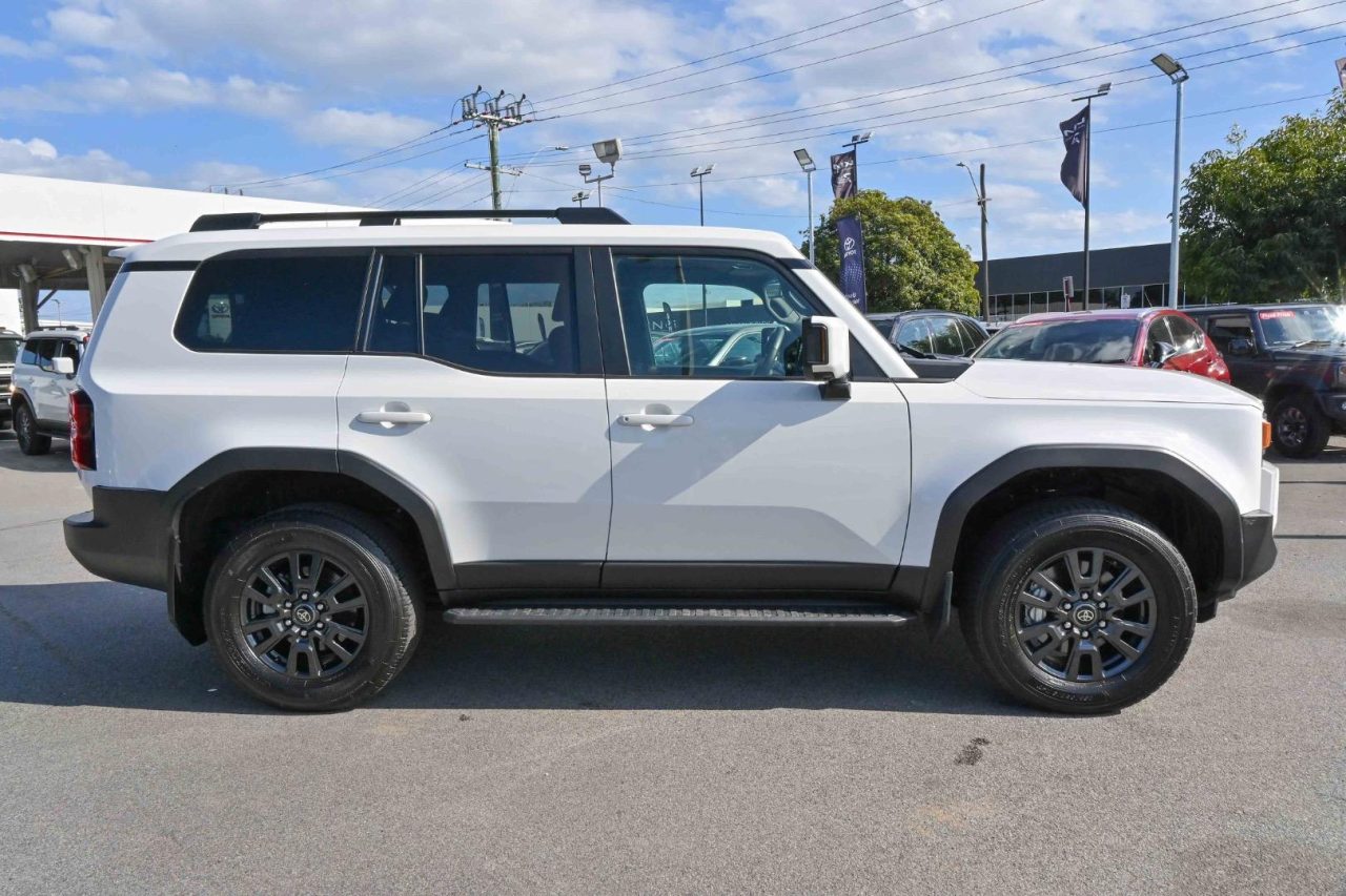 2024 Toyota Prado GXL