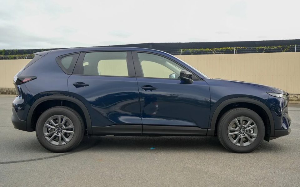 2026 Mazda CX-5 KM0HA0 G25 SKYACTIV-Drive i-ACTIV AWD Evolve Navy Blue 6 Speed Sports Automatic