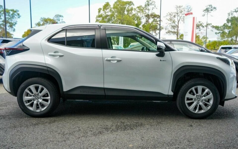 2025 Toyota Yaris Cross GXL AWD Wagon (Frosted White) Used Car