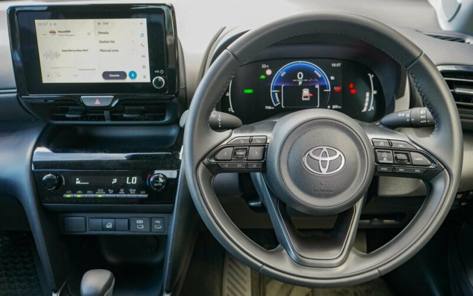 2025 Toyota Yaris Cross GXL AWD Wagon (Frosted White) Used Car