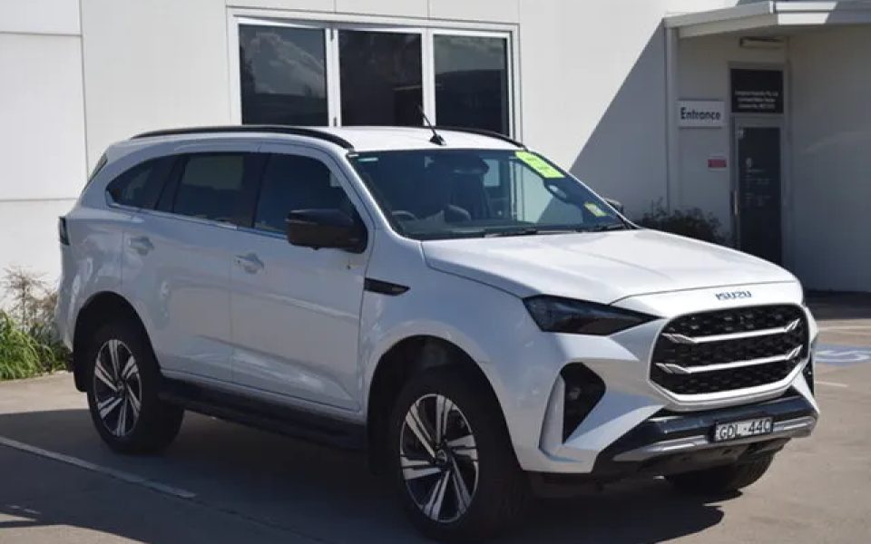 2026 Isuzu MU-X RJ MY25.5 LS-T Rev-Tronic Moonstone White 6 Speed Sports Automatic Wagon