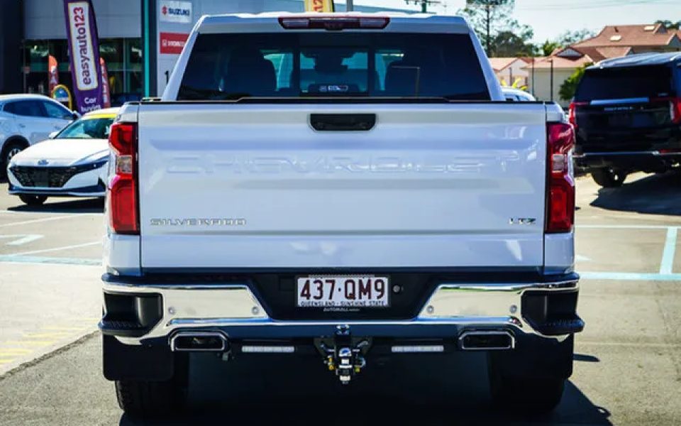 2026 Chevrolet Silverado T1 MY26i 1500 LTZ Premium Pickup Crew Cab W/Tech Pack Polar White Tricoat