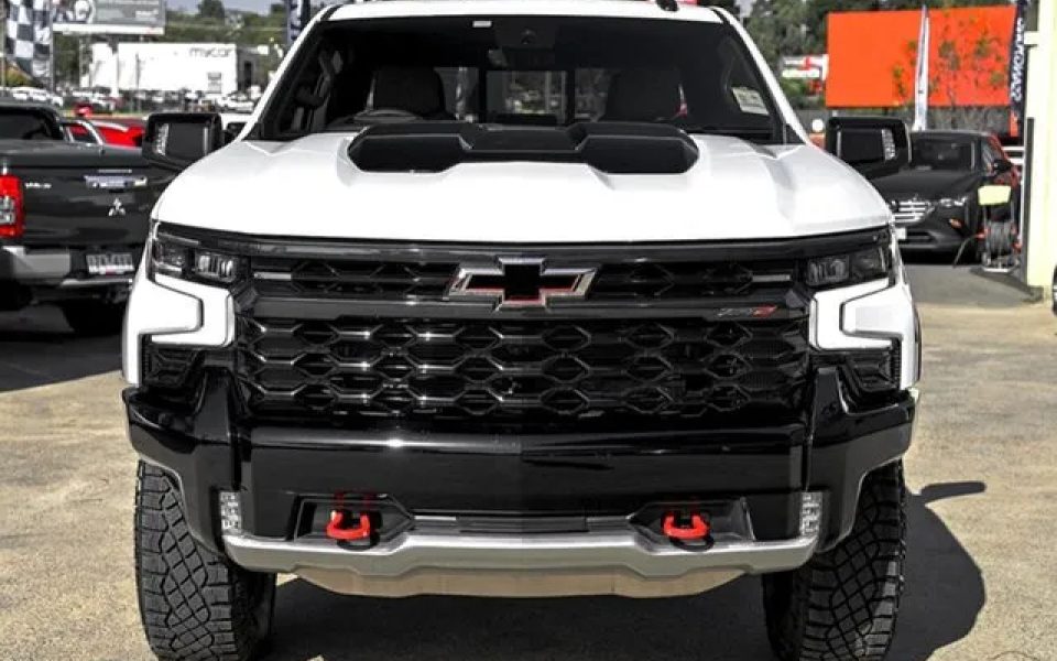 2026 Chevrolet Silverado T1 MY26 1500 ZR2 Pickup Crew Cab W/Tech Pack Polar White Tricoat 10 Speed