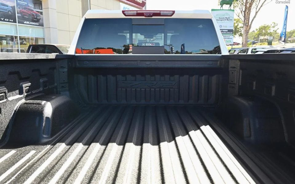 2026 Chevrolet Silverado T1 MY26 1500 ZR2 Pickup Crew Cab W/Tech Pack Polar White Tricoat 10 Speed