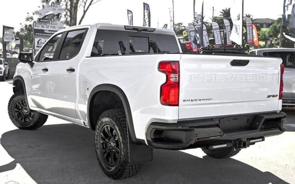 2026 Chevrolet Silverado T1 MY26 1500 ZR2 Pickup Crew Cab W/Tech Pack Polar White Tricoat 10 Speed