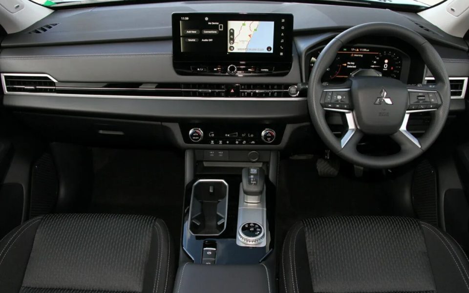2026 Mitsubishi Outlander ZM MY26 ES 2WD Black Diamond 8 Speed Constant Variable Wagon