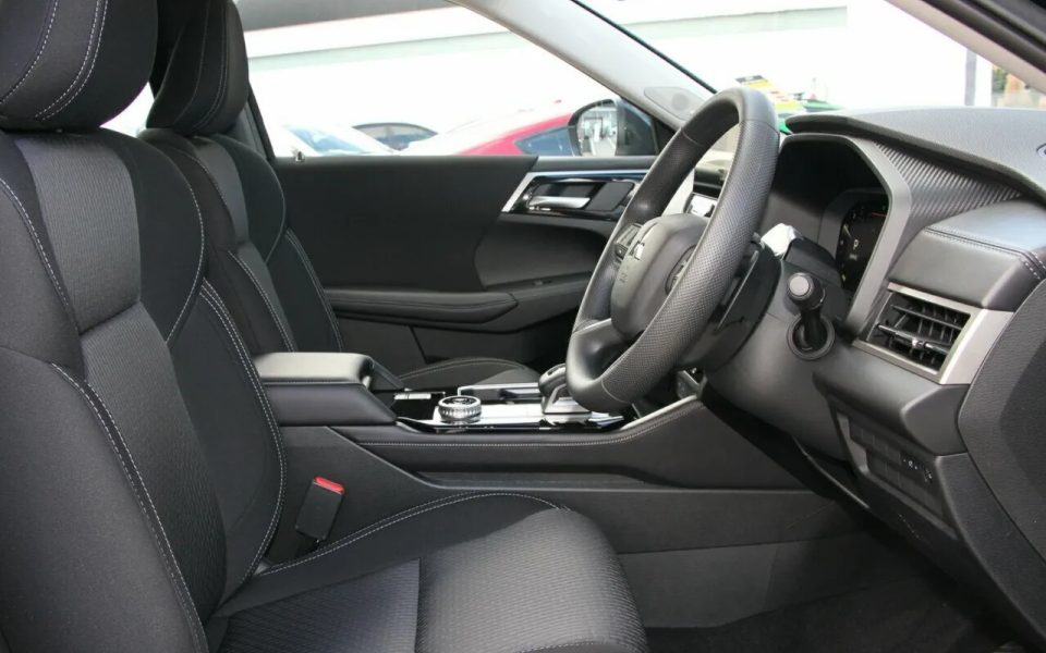 2026 Mitsubishi Outlander ZM MY26 ES 2WD Black Diamond 8 Speed Constant Variable Wagon