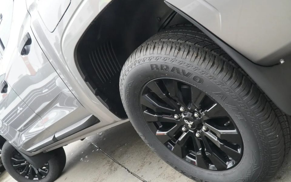 2025 Mitsubishi Triton MV MY25 GLX-R Pick-up Double Cab 4x4 Blade Silver 6 Speed Sports Automatic