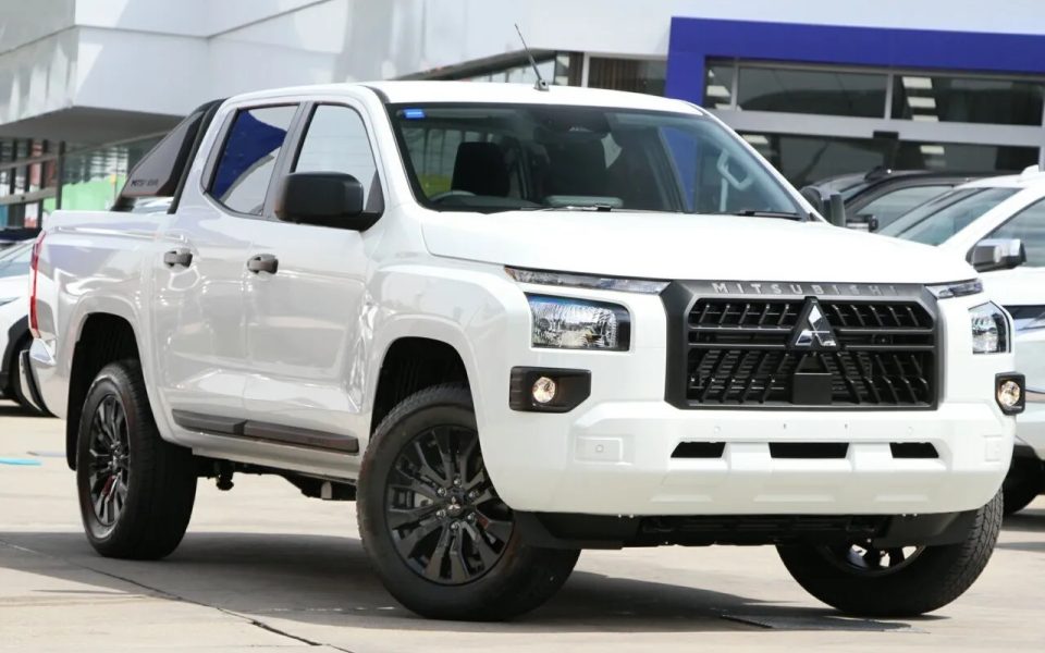 2025 Mitsubishi Triton MV MY25 GLX-R Pick-up Double Cab 4x4 White 6 Speed Sports Automatic Utility