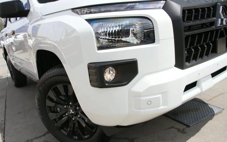 2025 Mitsubishi Triton MV MY25 GLX-R Pick-up Double Cab 4x4 White 6 Speed Sports Automatic Utility