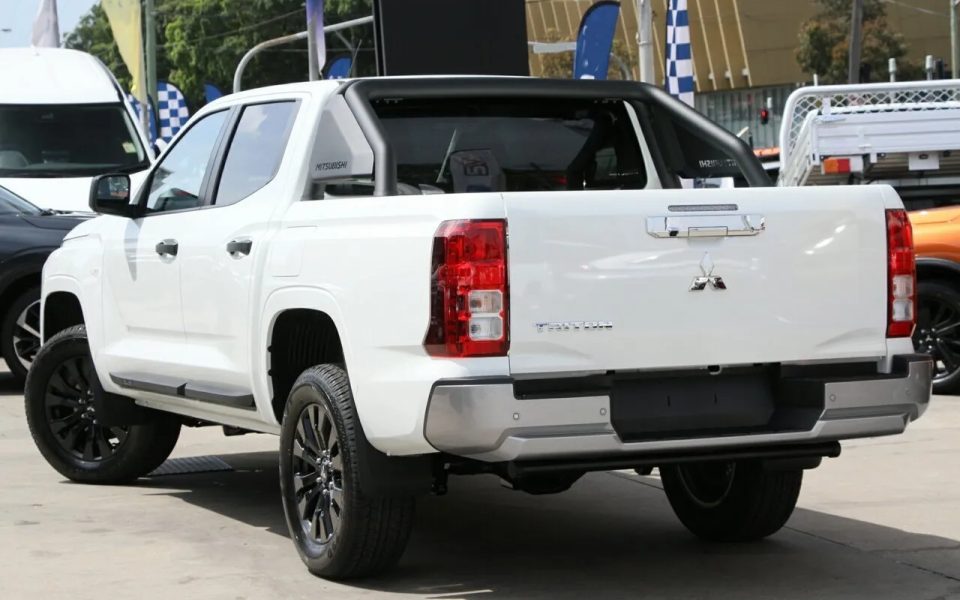 2025 Mitsubishi Triton MV MY25 GLX-R Pick-up Double Cab 4x4 White 6 Speed Sports Automatic Utility