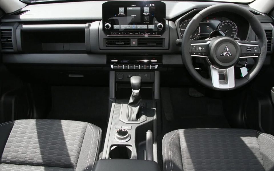 2025 Mitsubishi Triton MV MY25 GLX-R Pick-up Double Cab 4x4 White 6 Speed Sports Automatic Utility