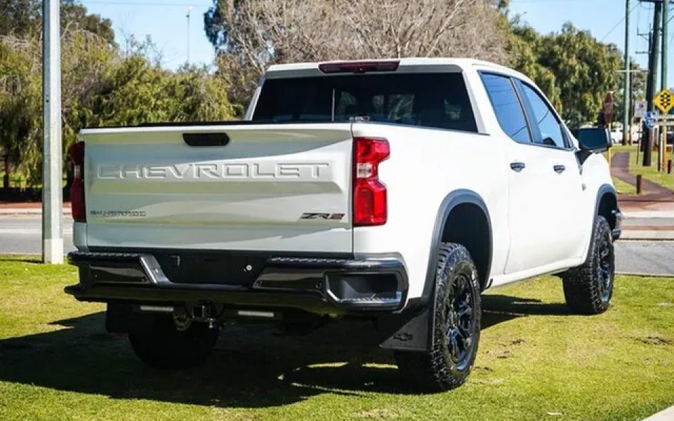 2026 Chevrolet Silverado T1 MY26 1500 ZR2 Pickup Crew Cab W/Tech Pack Summit White 10 Speed