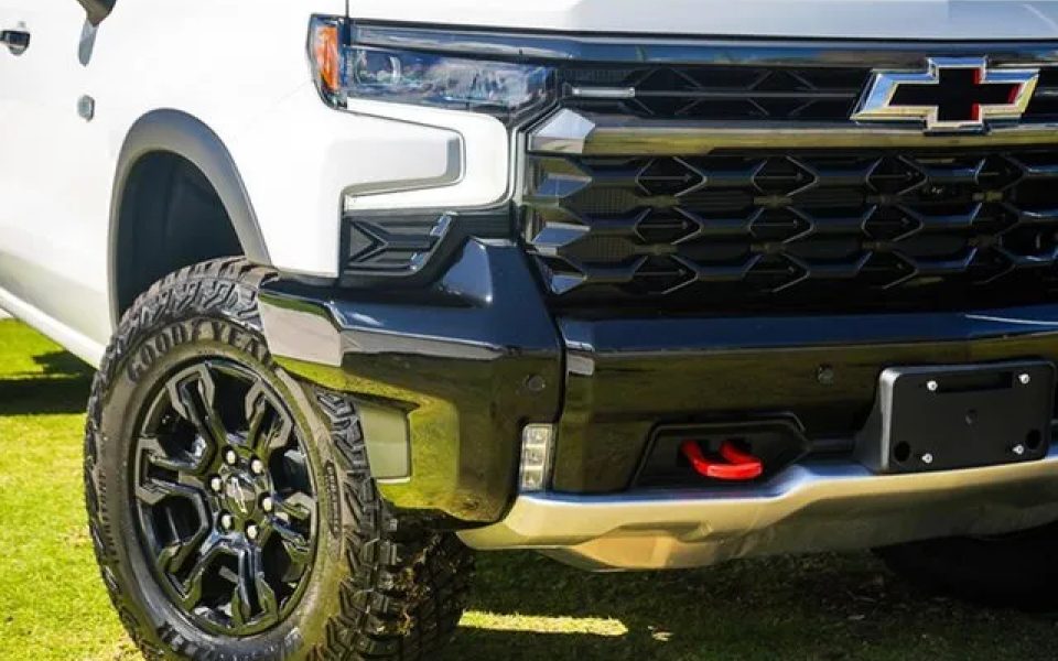 2026 Chevrolet Silverado T1 MY26 1500 ZR2 Pickup Crew Cab W/Tech Pack Polar White Tricoat 10 Speed