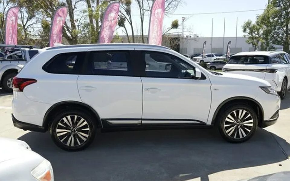 2019 Mitsubishi Outlander ZL MY20 ES 2WD White 6 Speed Constant Variable Wagon