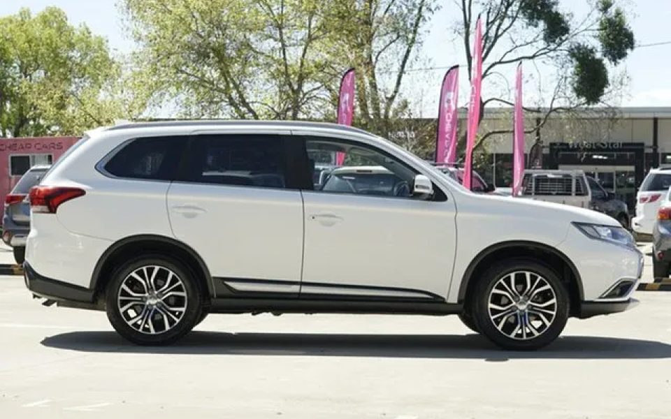 2016 Mitsubishi Outlander ZK MY17 LS 4WD Safety Pack White 6 Speed Constant Variable Wagon