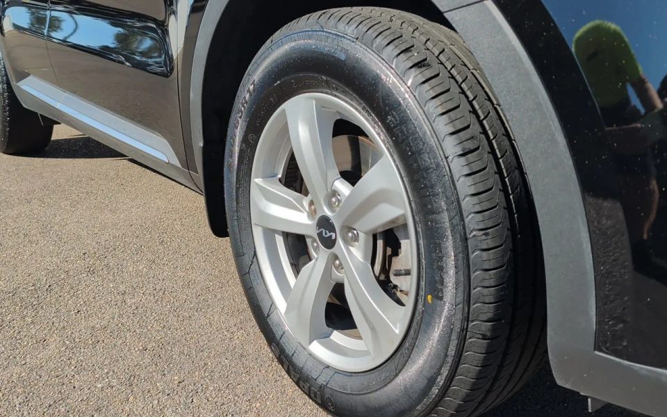 2023 Kia Sorento MQ4 PE MY24 S 7 Seat Wagon $39,880 Excluding Government Charges .st0{fill:#656565;} .st1{fill:#FFFFFF;} +3 Good Fuel Economy Long Range 7 Seats ~$101 Cost to fill at $1.50/L ~1,116km Average per tank Fuel Type Diesel Fuel Efficiency 6L /