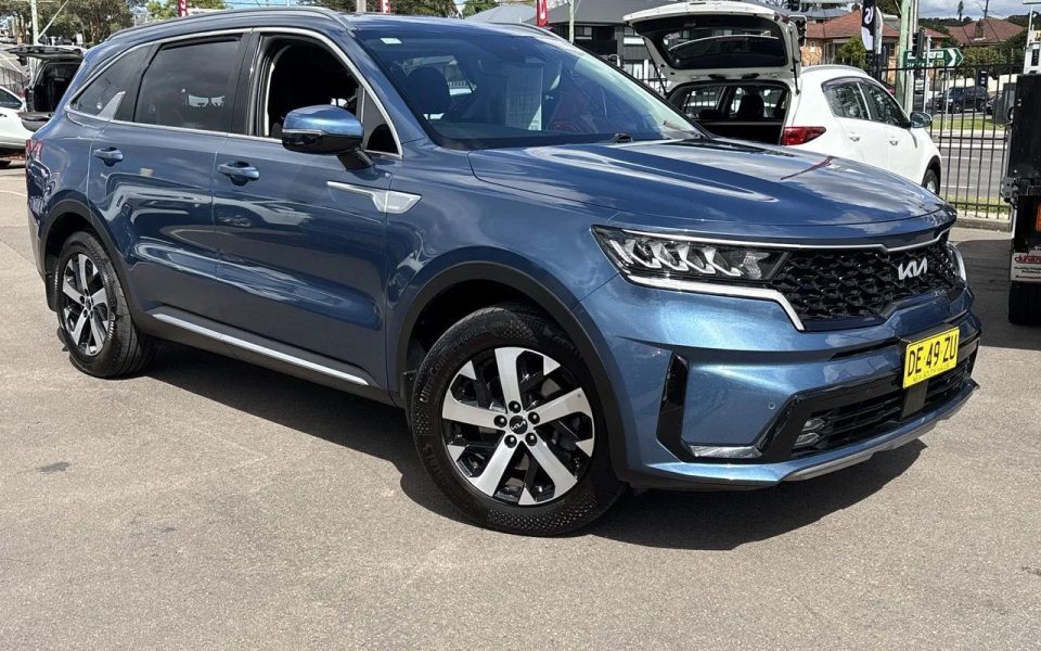 2022 Kia Sorento MQ4 MY23 Sport 7 Seat Wagon $32,990 Excluding Government Charges .st0{fill:#656565;} .st1{fill:#FFFFFF;} +2 Long Range 7 Seats ~$101 Cost to fill at $1.50/L ~1,098km Average per tank Fuel Type Diesel Fuel Efficiency 6.1L / 100km Transmiss