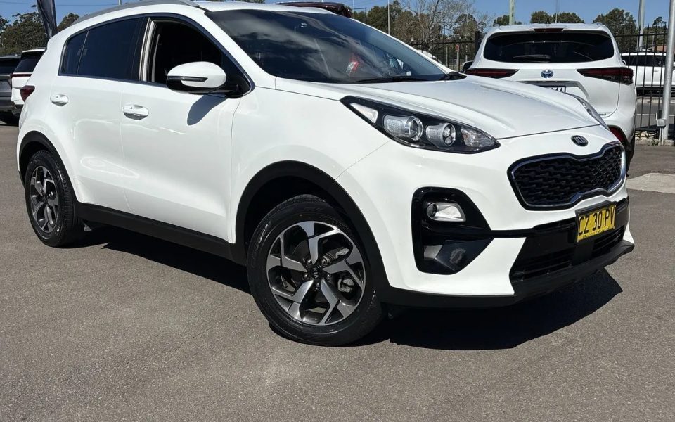 2021 Kia Sportage QL PE MY21 S (FWD) Wagon $21,989 Excluding Government Charges ~$93 Cost to fill at $1.50/L ~784km Average per tank Fuel Type Petrol Fuel Efficiency 7.9L / 100km Transmission Automatic Odometer 100,721 kms Used Vehicle $21,989 Excluding G
