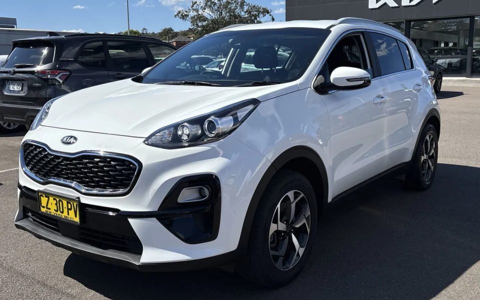 2021 Kia Sportage QL PE MY21 S (FWD) Wagon $21,989 Excluding Government Charges ~$93 Cost to fill at $1.50/L ~784km Average per tank Fuel Type Petrol Fuel Efficiency 7.9L / 100km Transmission Automatic Odometer 100,721 kms Used Vehicle $21,989 Excluding G