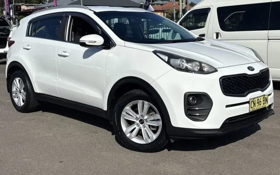 2017 Kia Sportage QL MY17 Si 2WD Wagon $17,990 Excluding Government Charges ~$93 Cost to fill at $1.50/L ~784km Average per tank Fuel Type Petrol Fuel Efficiency 7.9L / 100km Transmission Automatic Odometer 129,323 kms Used Vehicle $17,990 Excluding Gover