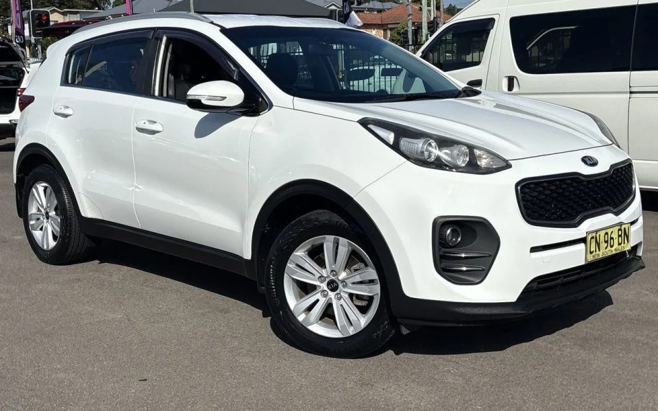 2017 Kia Sportage QL MY17 Si 2WD Wagon $17,990 Excluding Government Charges ~$93 Cost to fill at $1.50/L ~784km Average per tank Fuel Type Petrol Fuel Efficiency 7.9L / 100km Transmission Automatic Odometer 129,323 kms Used Vehicle $17,990 Excluding Gover