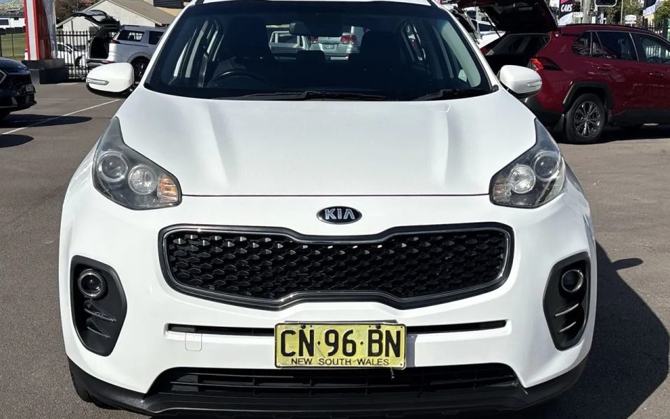 2017 Kia Sportage QL MY17 Si 2WD Wagon $17,990 Excluding Government Charges ~$93 Cost to fill at $1.50/L ~784km Average per tank Fuel Type Petrol Fuel Efficiency 7.9L / 100km Transmission Automatic Odometer 129,323 kms Used Vehicle $17,990 Excluding Gover