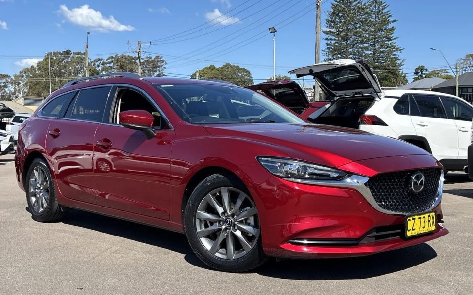 2021 Mazda 6 600S Sport Wagon $24,990 Excluding Government Charges ~$93 Cost to fill at $1.50/L ~885km Average per tank Fuel Type Petrol Fuel Efficiency 7L / 100km Transmission Automatic Odometer 108,381 kms Used Vehicle $24,990 Excluding Government Charg