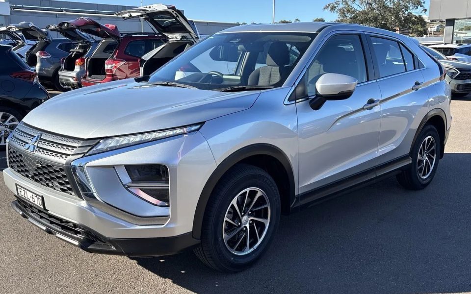 2023 Mitsubishi Eclipse Cross YB MY24 ES 2WD Wagon $19,880 Excluding Government Charges ~$95 Cost to fill at $1.50/L ~863km Average per tank Fuel Type Petrol Fuel Efficiency 7.3L / 100km Transmission Automatic Odometer 125,337 kms Used Vehicle $19,880 Exc