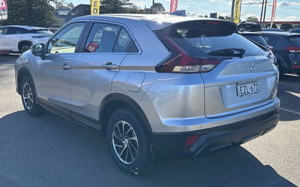 2023 Mitsubishi Eclipse Cross YB MY24 ES 2WD Wagon $19,880 Excluding Government Charges ~$95 Cost to fill at $1.50/L ~863km Average per tank Fuel Type Petrol Fuel Efficiency 7.3L / 100km Transmission Automatic Odometer 125,337 kms Used Vehicle $19,880 Exc