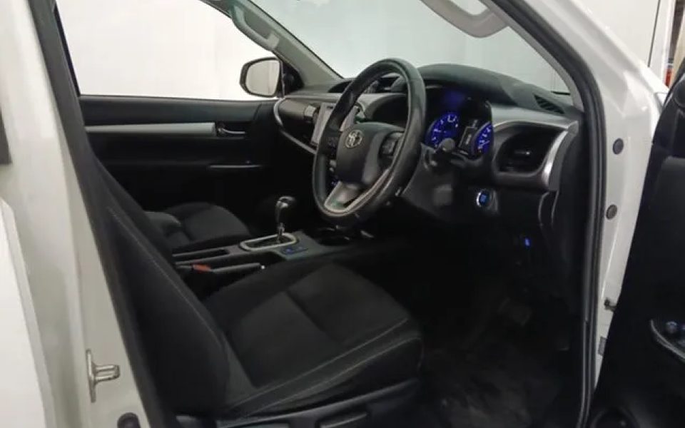 2016 Toyota Hilux GUN126R SR5 Double Cab White 6 Speed Sports Automatic Utility