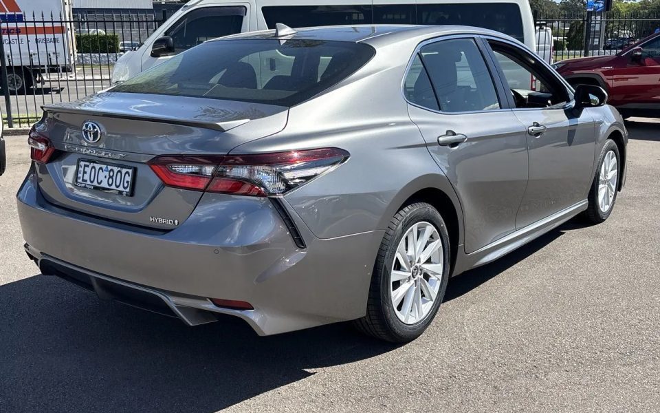 2021 Toyota Camry Axvh70R Ascent Sport Sedan $33,990 Excluding Government Charges .st0{fill:#656565;} .st1{fill:#FFFFFF;} +2 Good Fuel Economy Long Range ~$75 Cost to fill at $1.50/L ~1,190km Average per tank Fuel Type Petrol Fuel Efficiency 4.2L / 100km