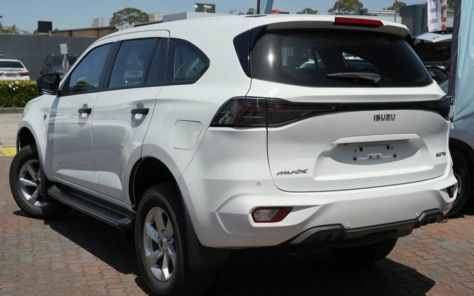 2026 Isuzu MU-X RJ MY25.5 LS-M Rev-Tronic Mineral White 6 Speed Sports Automatic Wagon