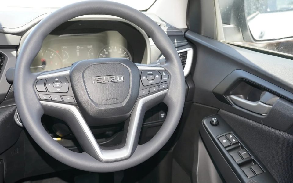 2026 Isuzu MU-X RJ MY25.5 LS-M Rev-Tronic Mineral White 6 Speed Sports Automatic Wagon