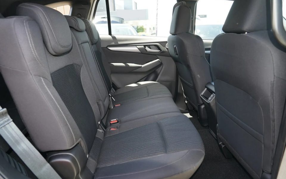 2026 Isuzu MU-X RJ MY25.5 LS-M Rev-Tronic Mineral White 6 Speed Sports Automatic Wagon