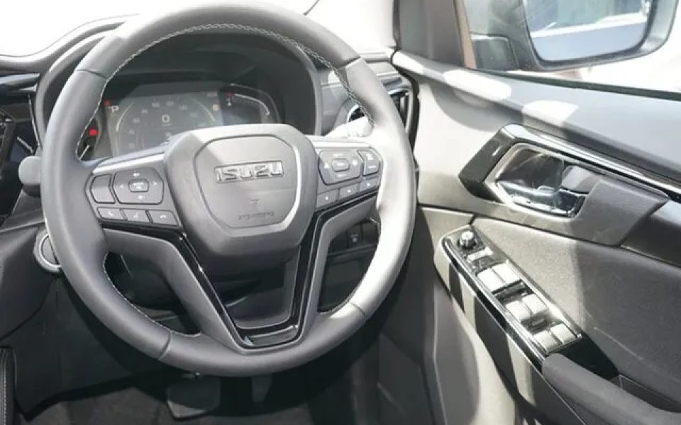 2026 Isuzu MU-X RJ MY25.5 LS-U Rev-Tronic Obsidian Grey 8 Speed Sports Automatic Wagon