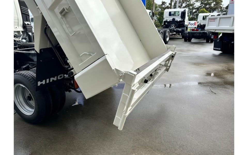 2026 Hino 300 Series 616 Tipper Pro Tipper (White)