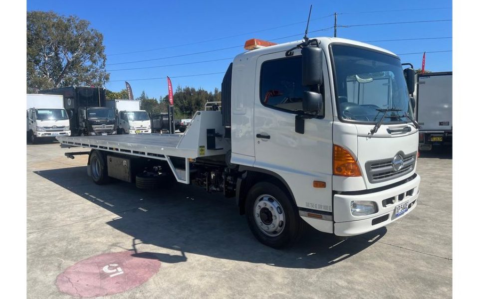 2017 Hino 500 Series FE1426 Tow & Tilt (WHITE)